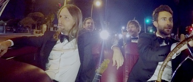 Maroon5-Sugar_CarFront