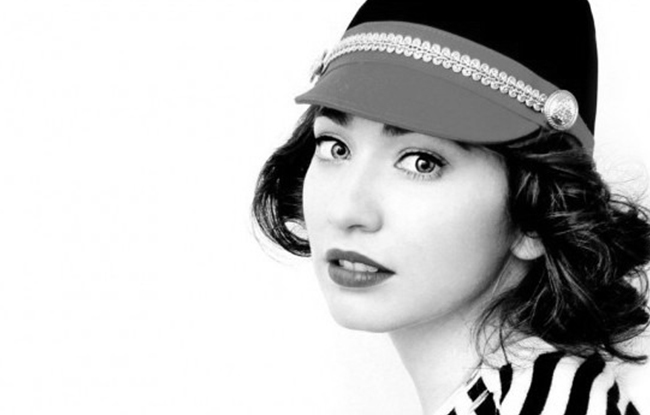 แปลเพลง ﻿Black and White – Regina Spektor | เพลงไทย