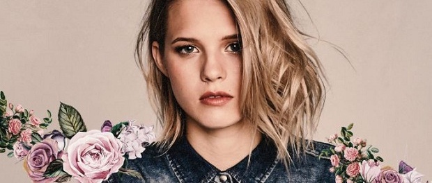 Molly-Kate-Kestner-Its-You-2017-2480x2480