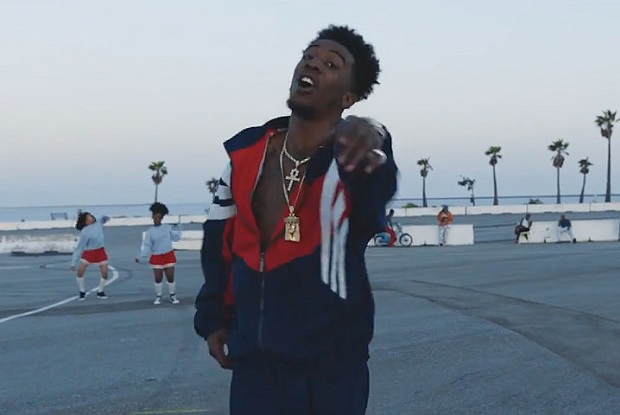 แปลเพลง All Around The World – Mura Masa Ft.Desiigner