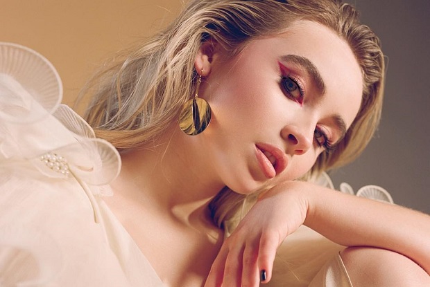 แปลเพลง Almost Love – Sabrina Carpenter