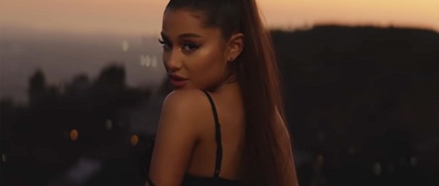 Ariana-Grande-break-up-with-your-girlfriend-im-bored