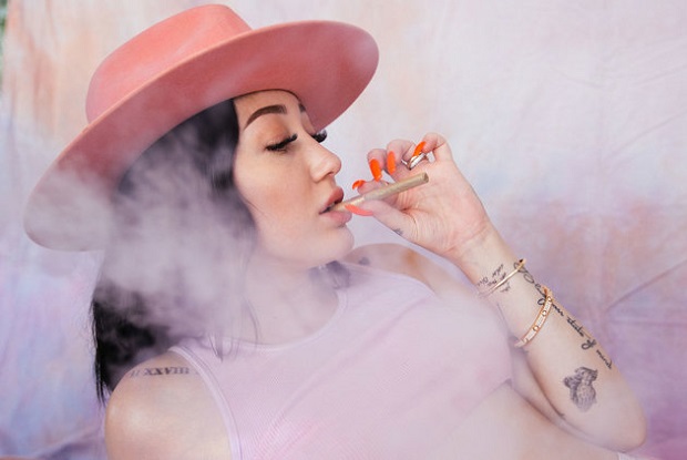 แปลเพลง July – Noah Cyrus