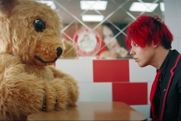 แปลเพลง god save me, but don’t drown me out – YUNGBLUD