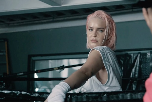 แปลเพลง Don’t Play – Anne-Marie, KSI & Digital Farm Animals