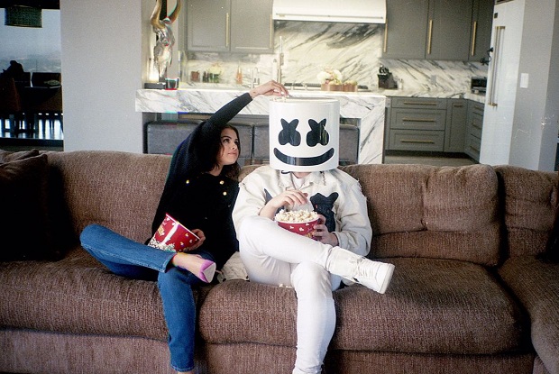 แปลเพลง Wolves – Selena Gomez & Marshmello