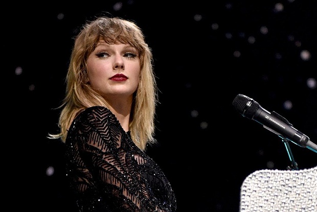 แปลเพลง New Year’s Day – Taylor Swift