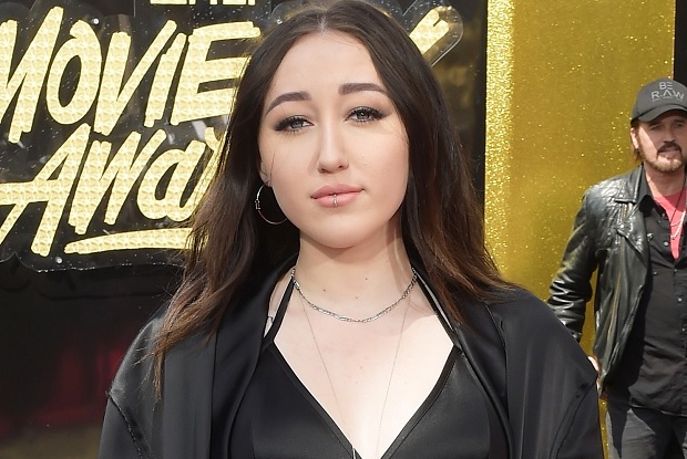 แปลเพลง Lately – Noah Cyrus Ft. Tanner Alexander