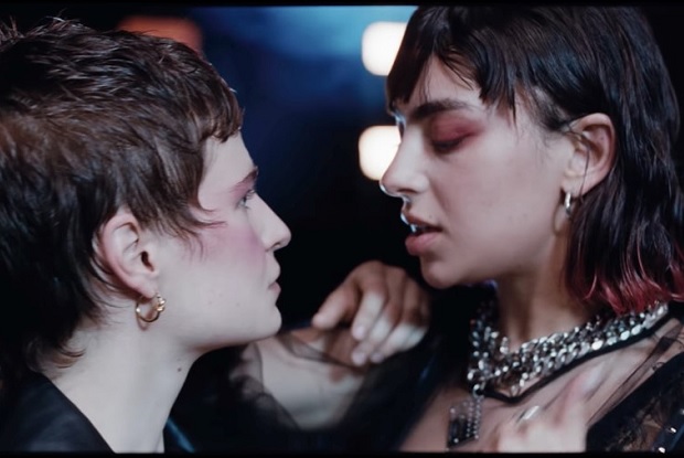 แปลเพลง Gone – Charli XCX & Christine and the Queens